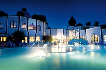 Rogner Bad Blumau bei Nacht